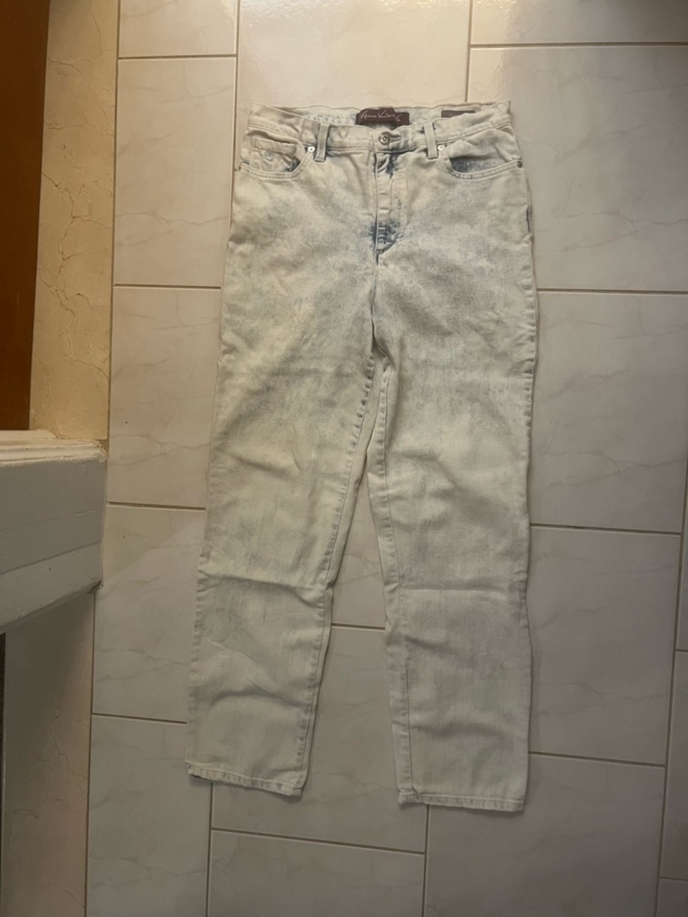 Gloria Vanderbilt Women’s Light Wash Blue Denim Amanda 5 Pocket Jeans